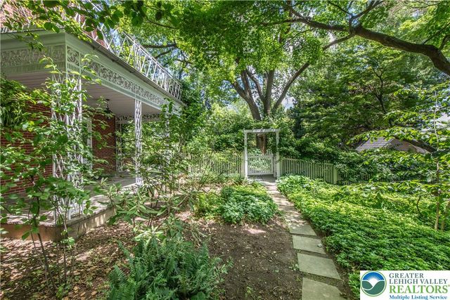 1942 Sycamore Street, Bethlehem City, PA 18017