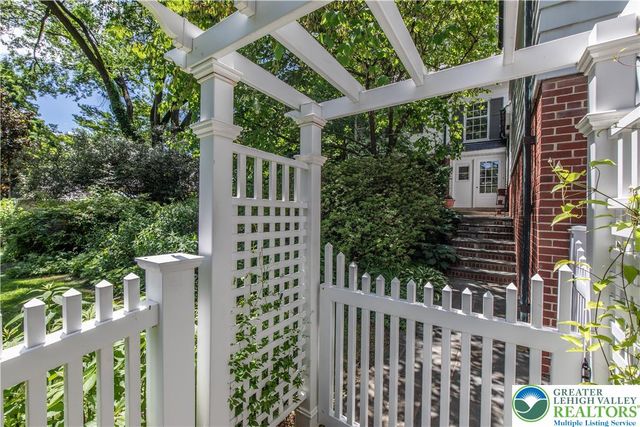 1942 Sycamore Street, Bethlehem City, PA 18017