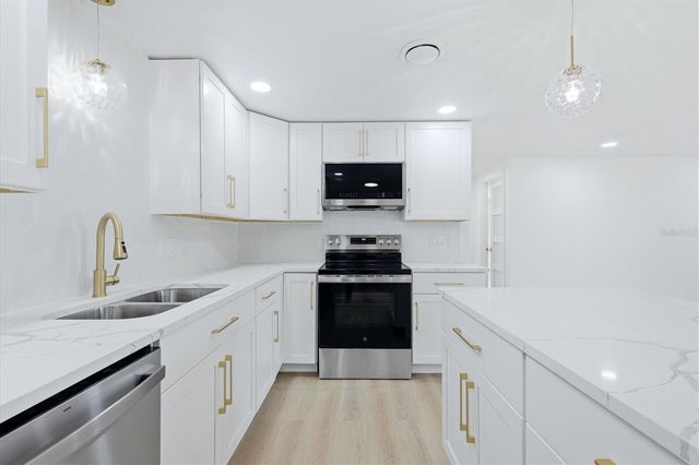 432 OLIVIA ROAD, Venice, FL 34293