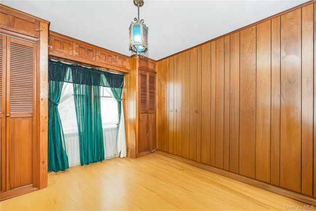 24 Bay 3rd, Islip, NY 11751