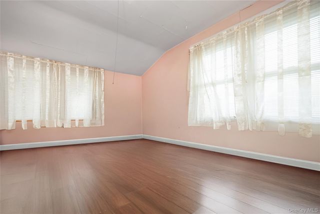 24 Bay 3rd, Islip, NY 11751