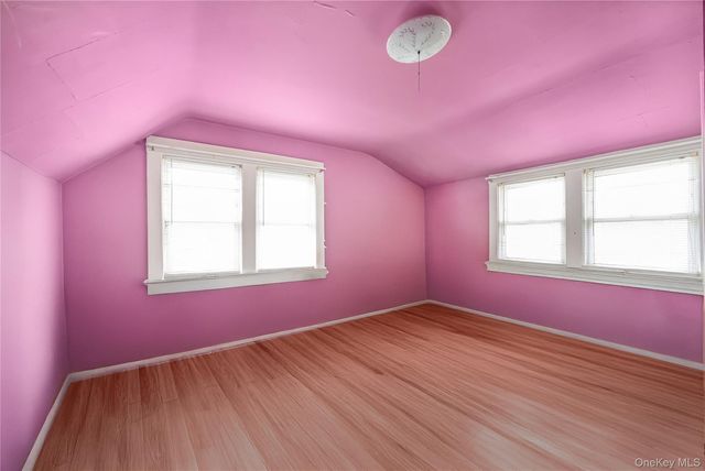24 Bay 3rd, Islip, NY 11751