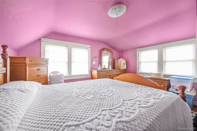 24 Bay 3rd, Islip, NY 11751
