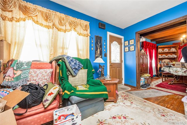 24 Bay 3rd, Islip, NY 11751