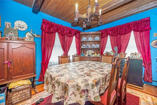 24 Bay 3rd, Islip, NY 11751