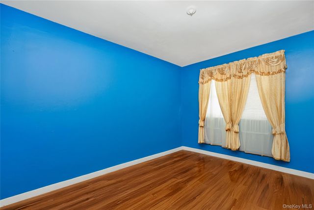 24 Bay 3rd, Islip, NY 11751