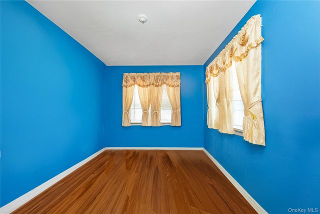 24 Bay 3rd, Islip, NY 11751