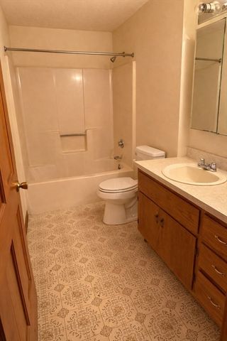 35 Whitney Street 33, Lowell, MA 01850