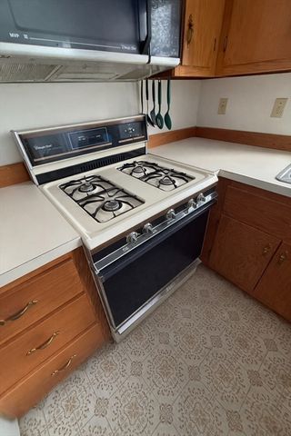 35 Whitney Street 33, Lowell, MA 01850