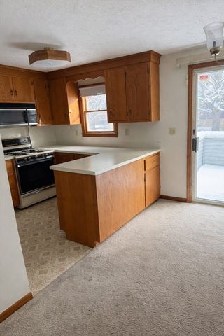 35 Whitney Street 33, Lowell, MA 01850
