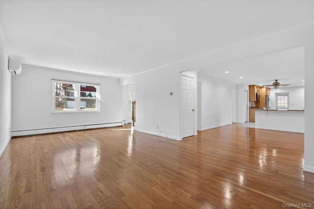 8 Blueberry Lane, Oyster Bay, NY 11771