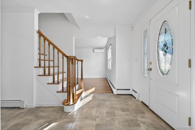 8 Blueberry Lane, Oyster Bay, NY 11771