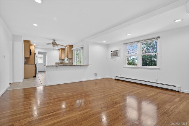 8 Blueberry Lane, Oyster Bay, NY 11771