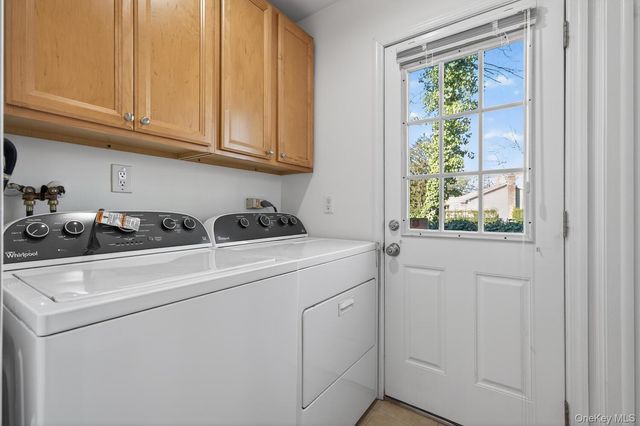 8 Blueberry Lane, Oyster Bay, NY 11771