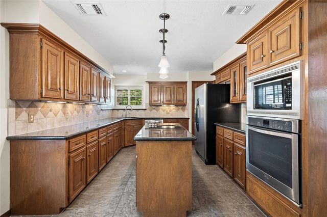 3207 Blackcastle Drive, Houston, TX 77068