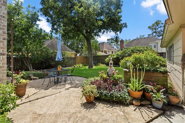 3207 Blackcastle Drive, Houston, TX 77068
