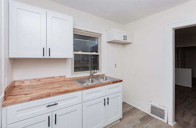 3301 Columbia Street, Des Moines, IA 50313