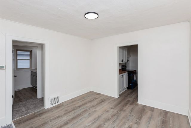 3301 Columbia Street, Des Moines, IA 50313