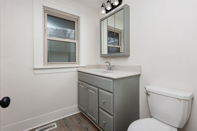 3301 Columbia Street, Des Moines, IA 50313