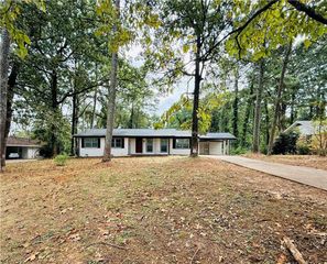 5456 Brownlee Road, Stone Mountain, GA 30087