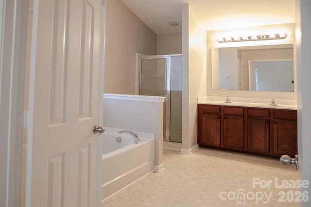 9315 Macquarie Lane, Charlotte, NC 28227