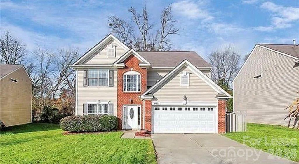 9315 Macquarie Lane, Charlotte, NC 28227