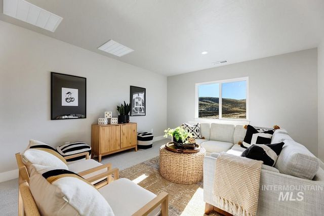 6792 Saddle Bred Way, Star, ID 83669