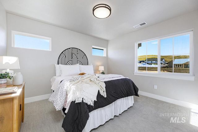 6792 Saddle Bred Way, Star, ID 83669