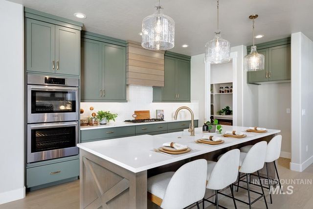 6792 Saddle Bred Way, Star, ID 83669