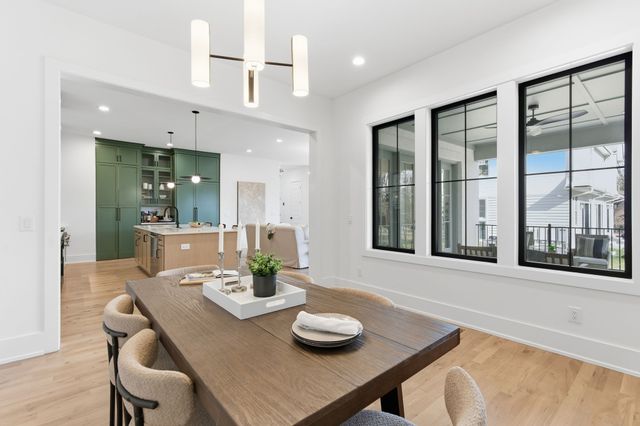 1523 Graybar Ln, Nashville, TN 37215