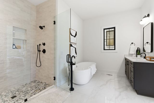 1523 Graybar Ln, Nashville, TN 37215