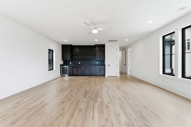 1523 Graybar Ln, Nashville, TN 37215