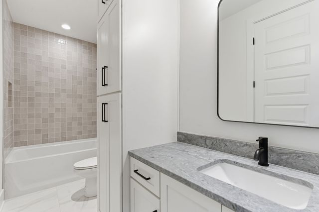 1523 Graybar Ln, Nashville, TN 37215