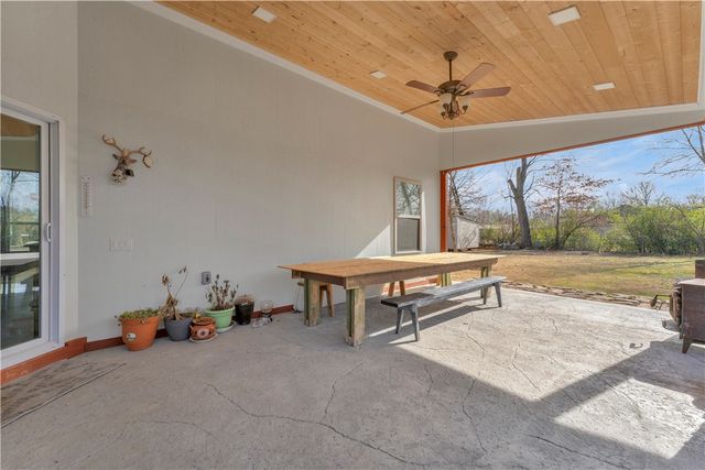 1611 W Backus Avenue, Springdale, AR 72762