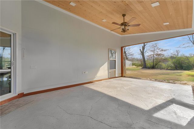 1611 W Backus Avenue, Springdale, AR 72762