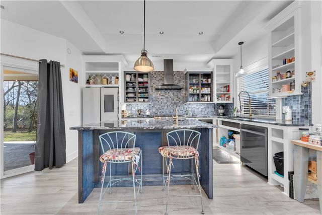 1611 W Backus Avenue, Springdale, AR 72762