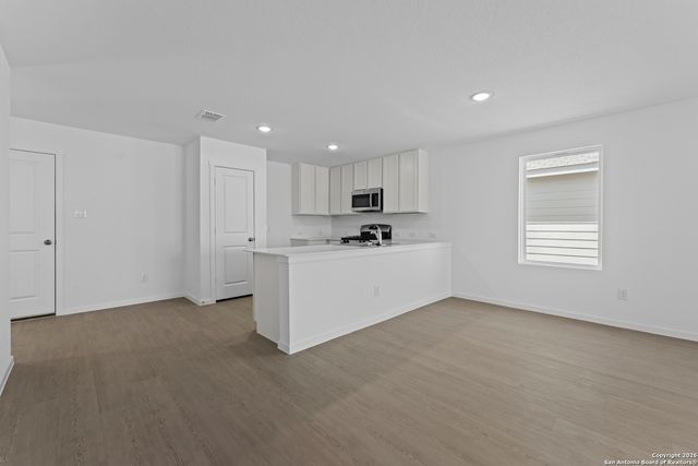 106 Ellendale Place, Fredericksburg, TX 78624