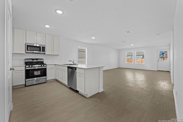 106 Ellendale Place, Fredericksburg, TX 78624