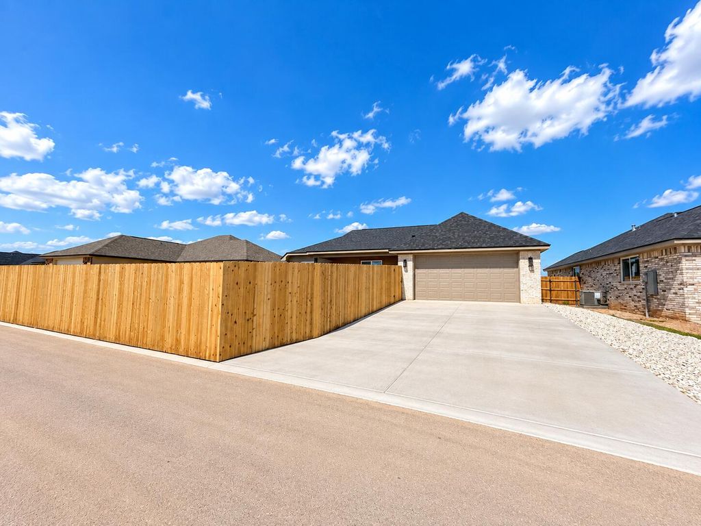 Image 24 of property listing at 5026 Shefflera Drive, San Angelo, TX 76904