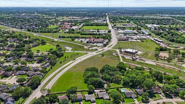 718 Staffordshire Road, Stafford, TX 77477
