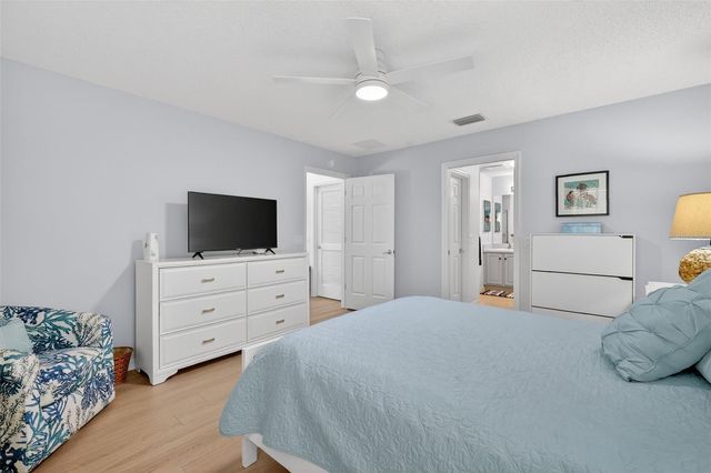 1950 ALISTAR COURT, The Villages, FL 32162