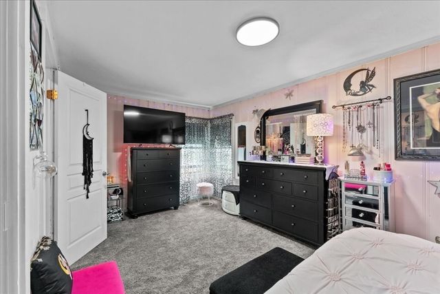 33 D St, Hull, MA 02045