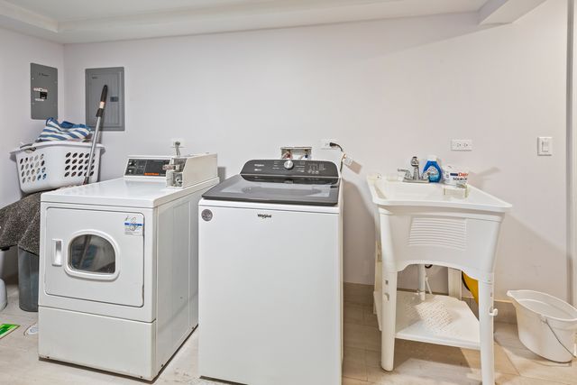 5219 W Deming Place G, Chicago, IL 60639