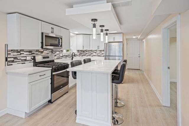 5219 W Deming Place G, Chicago, IL 60639