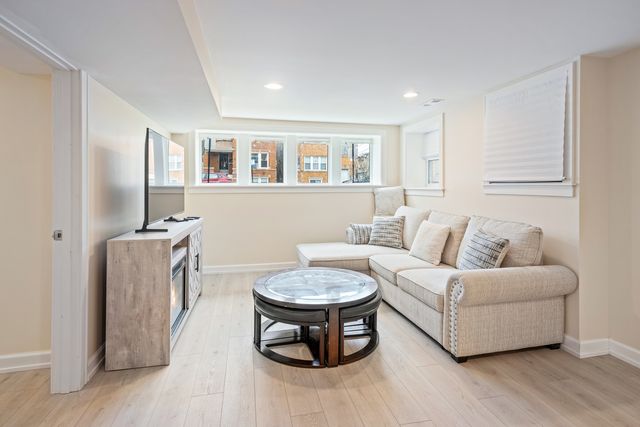 5219 W Deming Place G, Chicago, IL 60639