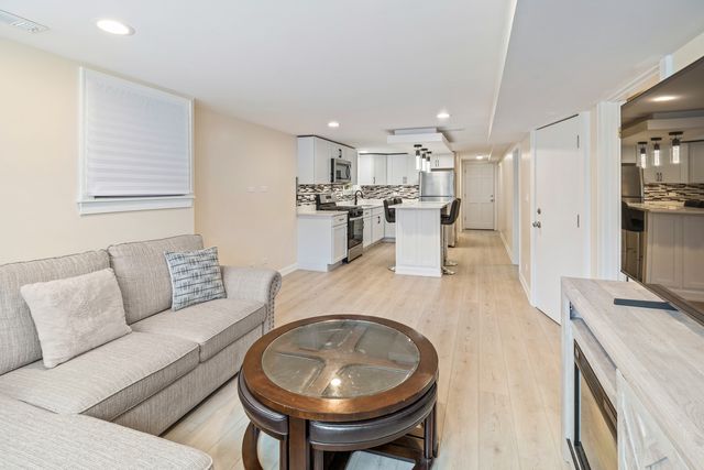 5219 W Deming Place G, Chicago, IL 60639