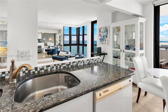 2555 Collins Ave 2014, Miami Beach, FL 33140