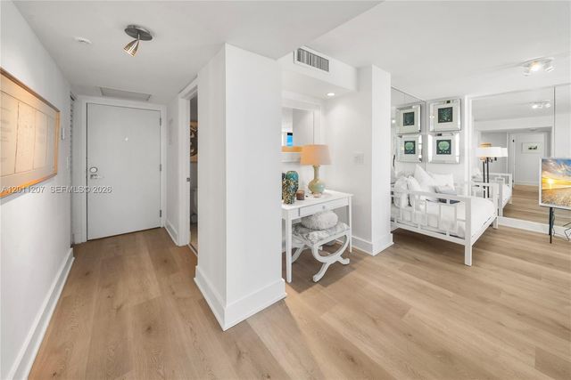 2555 Collins Ave 2014, Miami Beach, FL 33140