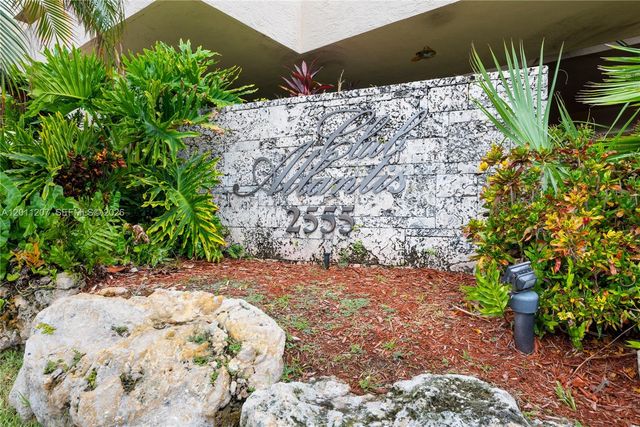 2555 Collins Ave 2014, Miami Beach, FL 33140