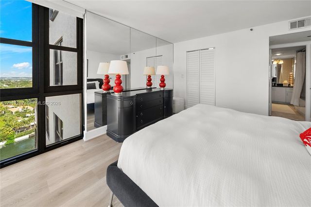 2555 Collins Ave 2014, Miami Beach, FL 33140